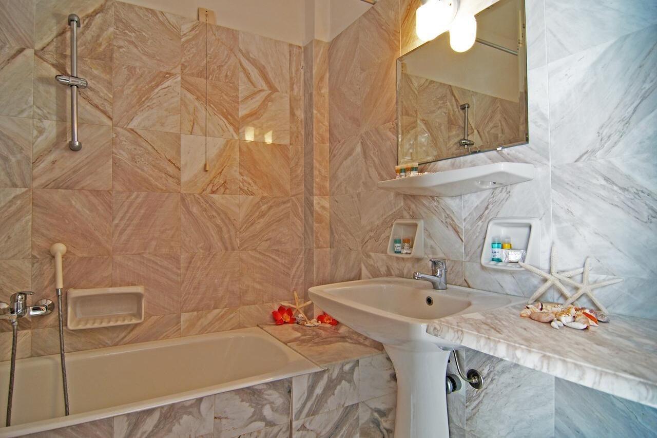 Alex Hotel Tourlos Ngoại thất bức ảnh